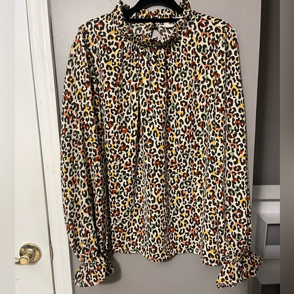 Chic Leopard Print Blouse